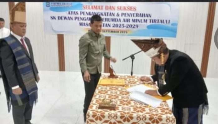 Wali Kota Pematangsiantar Lantik Dewas Perumda Tirtauli Periode 2025-2029