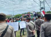 Ratusan Warga Kenegerian Ambarita Demo di DPRD Samosir Tuntut Cabut Izin HKM Parna Jaya Sejahtera