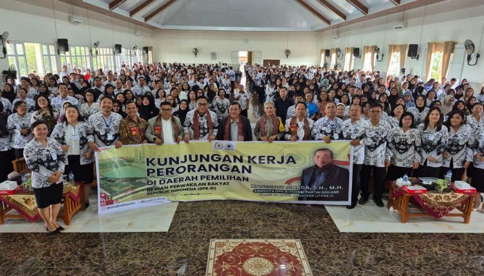 Kunjungan Kerja Perorangan di Daerah Pemilihan, Mangihut Sinaga Jadi Narasumber di Seminar Pendidikan Pematangsiantar