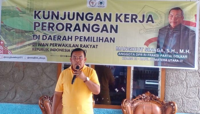 Mangihut Sinaga Berikan Pencerahan Hukum di Siantar Selatan