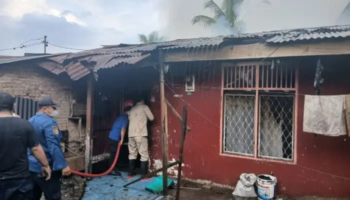 Kebakaran Hanguskan 1 Unit Rumah di Pematangsiantar, Kerugian 300 Juta