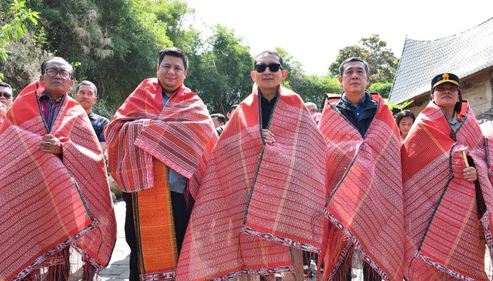 Menteri Kebudayaan Kunjungi Samosir, Bupati Sambut di Cagar Budaya Huta Simarmata