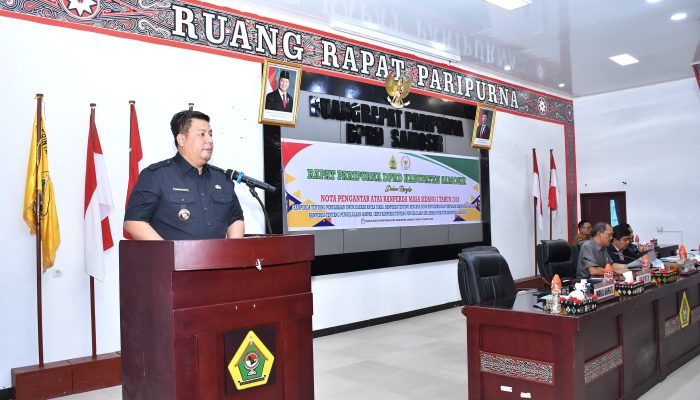 Bupati Samosir Sampaikan Nota Pengantar 4 Ranperda dalam Rapat Paripurna DPRD
